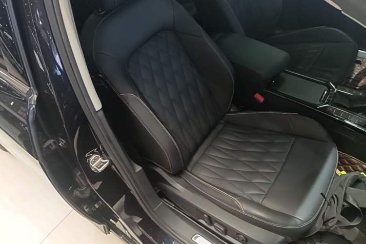 Used Volkswagen Passat 2019 330TSI Luxury Edition China V Standard Right Front Seat
