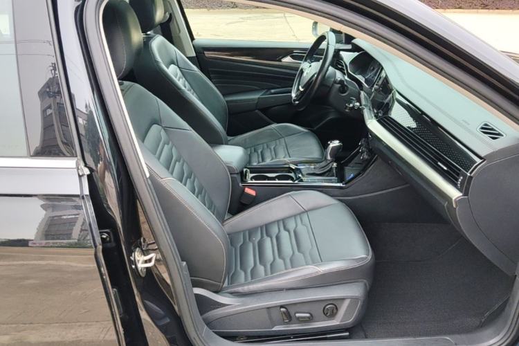 Used Volkswagen Passat 2019 330TSI Elite Edition China VI Right Front Seat