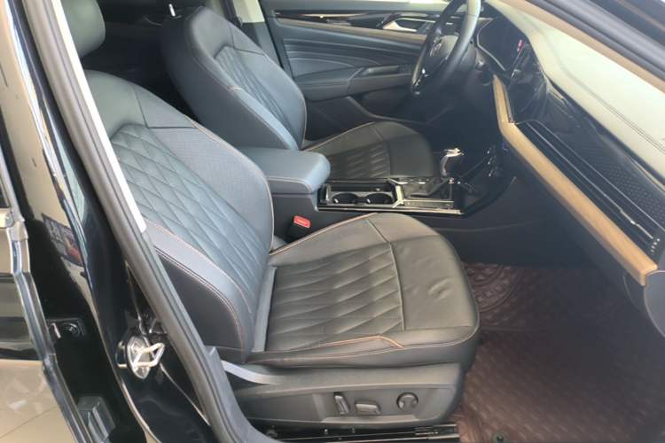 Used Volkswagen Passat 2019 330TSI Luxury Edition China VI Standard Right Front Seat