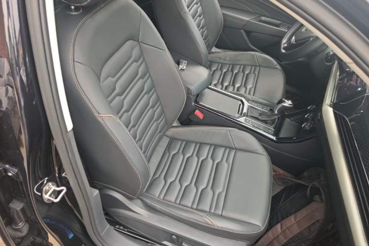 Used Volkswagen Passat 2019 330TSI Elite Edition China VI Right Front Seat