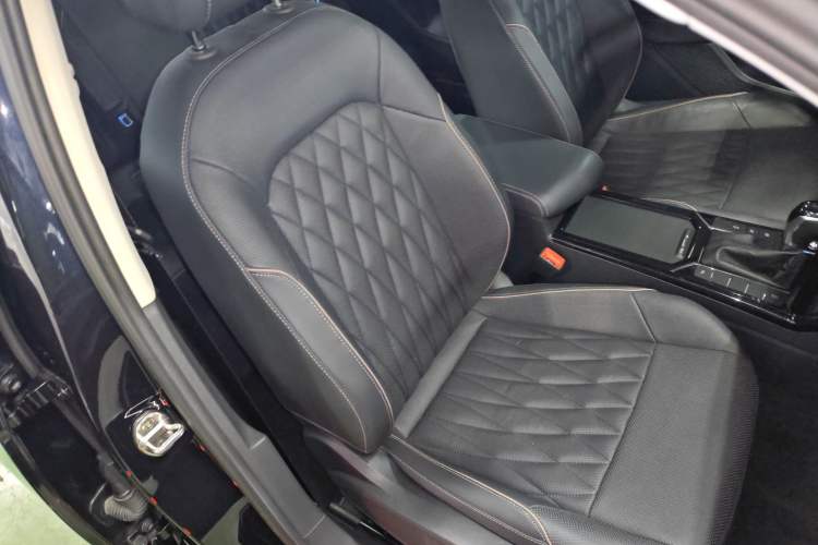 Used Volkswagen Passat 2019 330TSI Luxury Edition China V Standard Right Front Seat