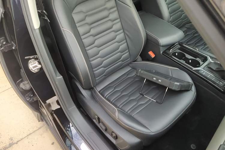 Used Volkswagen Passat 2019 330TSI Elite Edition China VI Right Front Seat