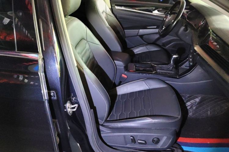 Used Volkswagen Passat 2019 330TSI Elite Edition China VI Right Front Seat
