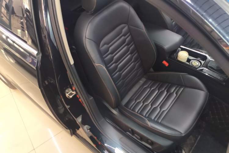 Used Volkswagen Passat 2019 330TSI Elite Edition China VI Right Front Seat