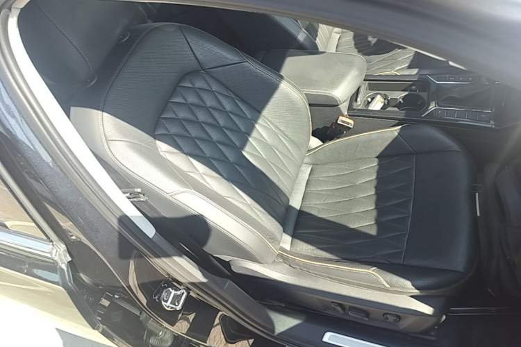 Used Volkswagen Passat 2019 330TSI Luxury Edition China V Standard Right Front Seat