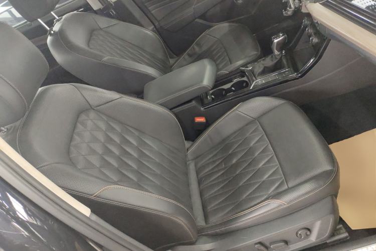 Used Volkswagen Passat 2019 330TSI Luxury Edition China VI Standard Right Front Seat