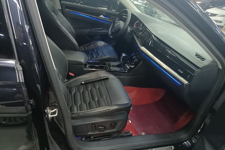 Used Volkswagen Passat 2019 330TSI Elite Edition China VI Right Front Seat