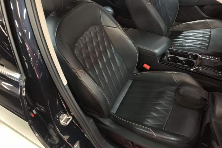 Used Volkswagen Passat 2019 330TSI Luxury Edition China VI Standard Right Front Seat