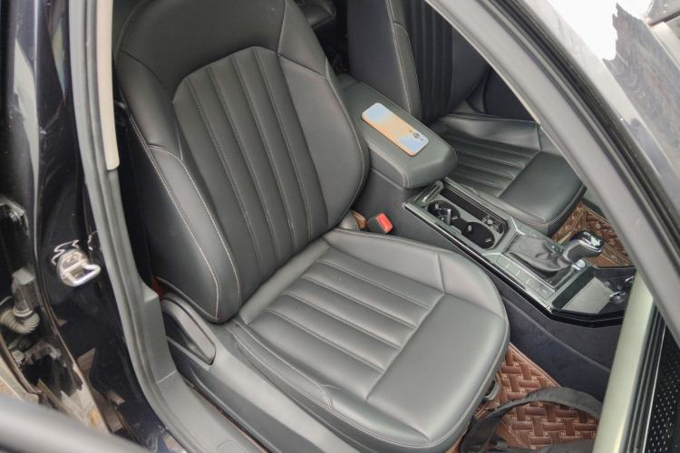 Used Volkswagen Passat 2019 280TSI Business Edition China VI Right Front Seat