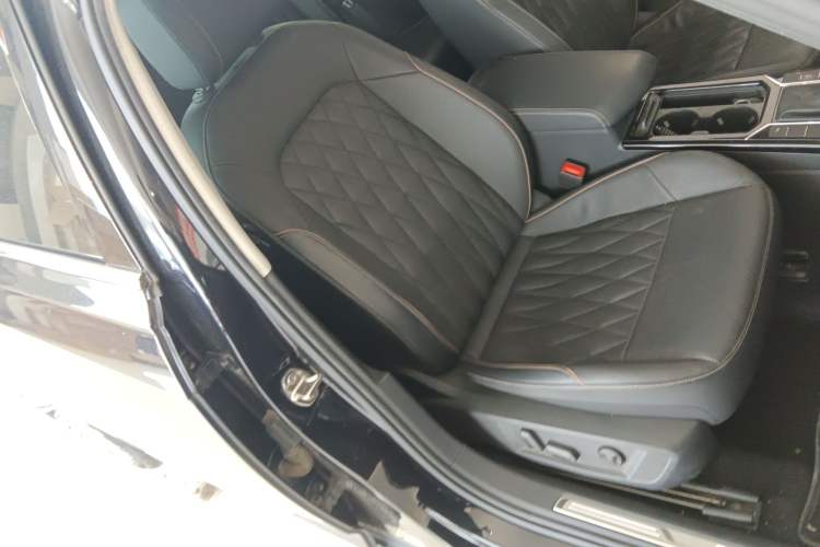 Used Volkswagen Passat 2019 330TSI Luxury Edition China VI Standard Right Front Seat