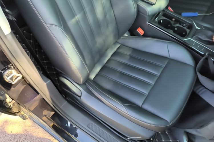 Used Volkswagen Passat 2019 280TSI Business Edition China VI Right Front Seat