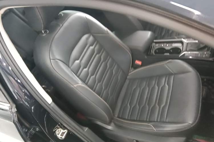 Used Volkswagen Passat 2019 280TSI Elite Edition China VI Standard Right Front Seat