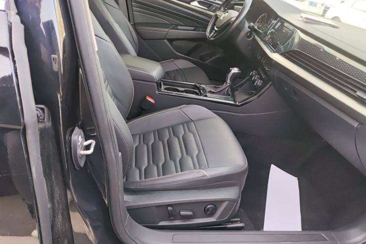 Used Volkswagen Passat 2019 330TSI Elite Edition China VI Right Front Seat