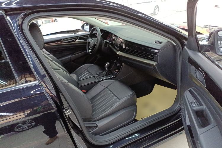 Used Volkswagen Passat 2019 280TSI Business Edition China VI Right Front Seat