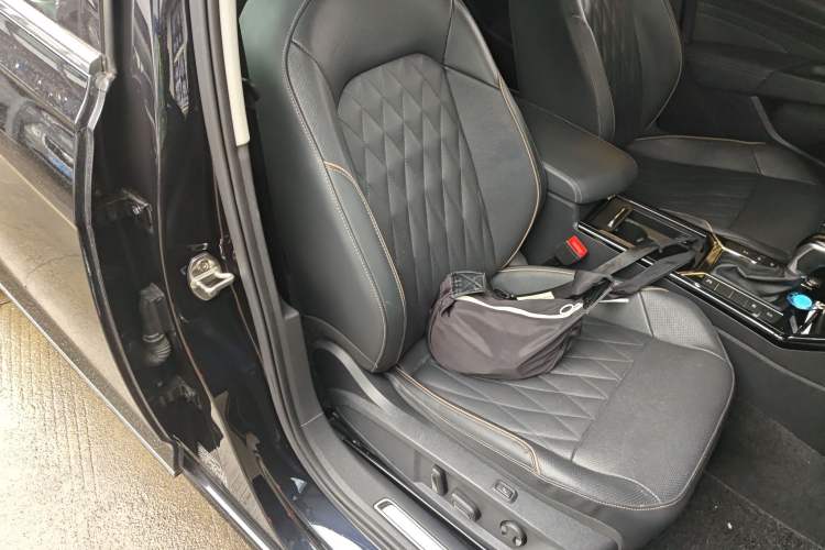 Used Volkswagen Passat 2019 330TSI Prestige Edition China VI Standard Right Front Seat
