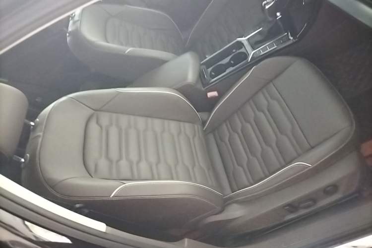 Used Volkswagen Passat 2019 330TSI Elite Edition China VI Right Front Seat