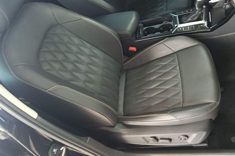 Used Volkswagen Passat 2019 330TSI Luxury Edition China VI Standard Right Front Seat