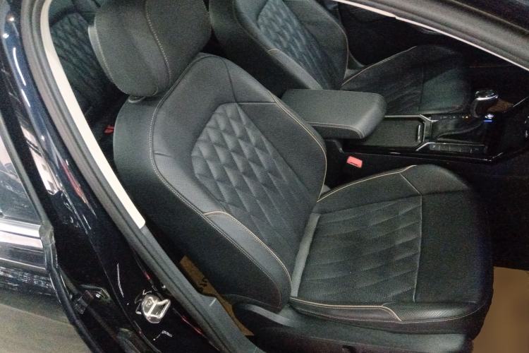 Used Volkswagen Passat 2019 380TSI Luxury Edition China VI Standard Right Front Seat