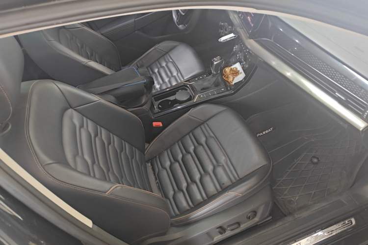 Used Volkswagen Passat 2019 330TSI Elite Edition China VI Right Front Seat