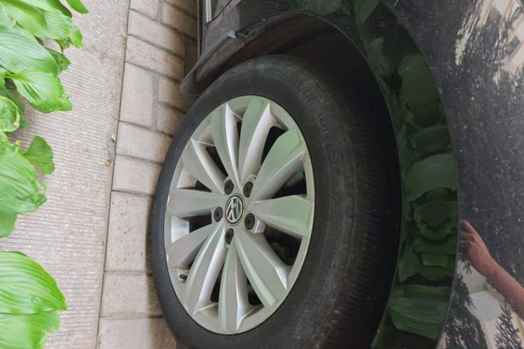 Used Volkswagen Passat 2019 330TSI Elite Edition China VI Right Front Wheel Hub