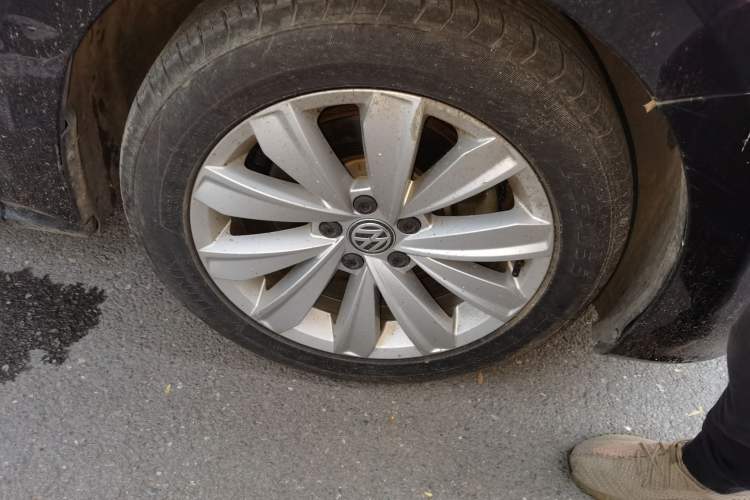 Used Volkswagen Passat 2019 330TSI Elite Edition China VI Right Front Wheel Hub