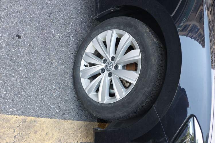 Used Volkswagen Passat 2019 330TSI Elite Edition China VI Right Front Wheel Hub