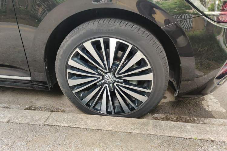 Used Volkswagen Passat 2019 380TSI Luxury Edition China VI Standard Right Front Wheel Hub