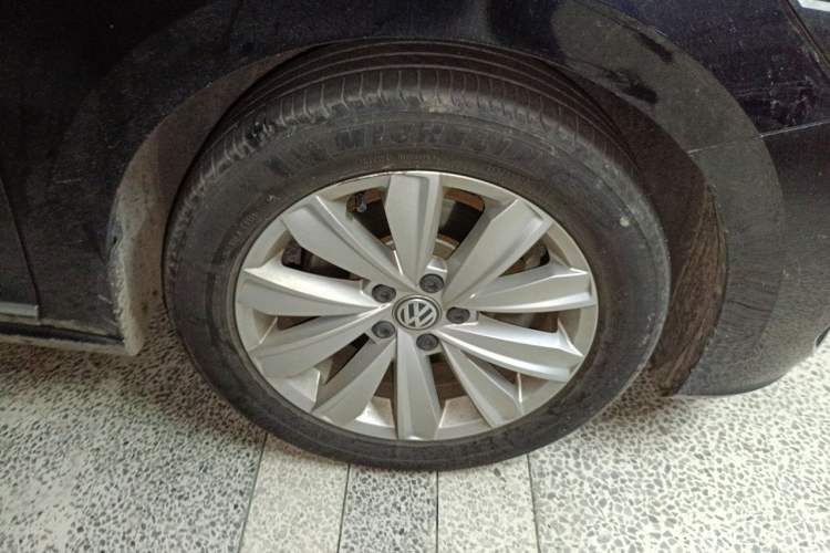 Used Volkswagen Passat 2019 330TSI Elite Edition China VI Right Front Wheel Hub