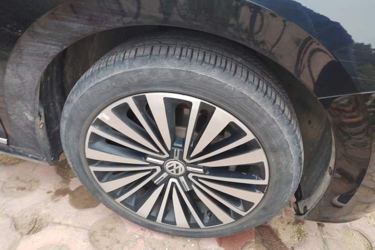 Used Volkswagen Passat 2019 330TSI Elite Edition China VI Right Front Wheel Hub