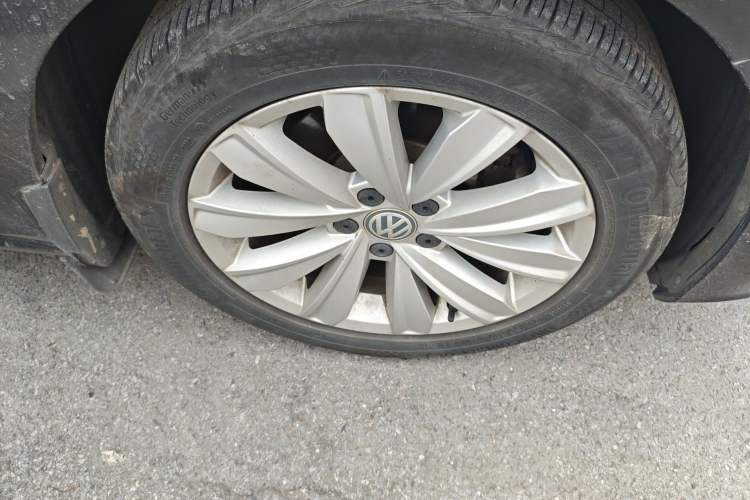 Used Volkswagen Passat 2019 280TSI Elite Edition China V Standard Right Front Wheel Hub