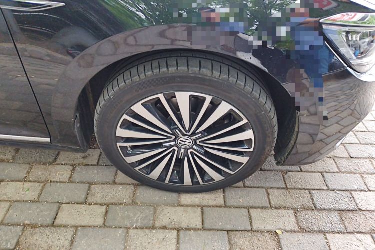 Used Volkswagen Passat 2019 330TSI Luxury Edition China VI Standard Right Front Wheel Hub