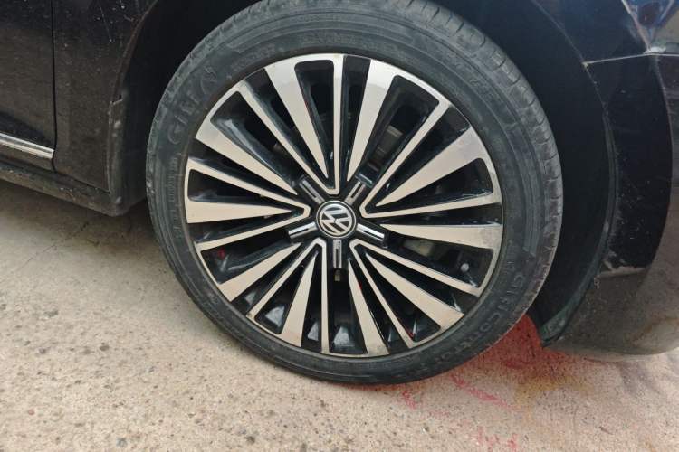 Used Volkswagen Passat 2019 330TSI Luxury Edition China VI Standard Right Front Wheel Hub