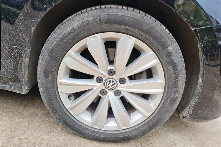Used Volkswagen Passat 2019 330TSI Elite Edition China V Standard Right Front Wheel Hub
