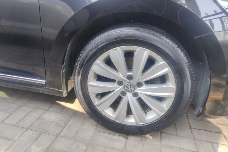 Used Volkswagen Passat 2019 330TSI Elite Edition China V Standard Right Front Wheel Hub