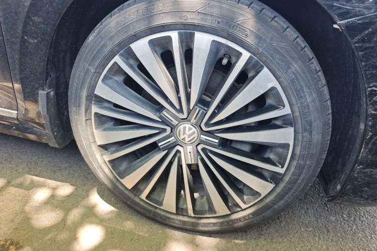 Used Volkswagen Passat 2019 330TSI Luxury Edition China VI Standard Right Front Wheel Hub