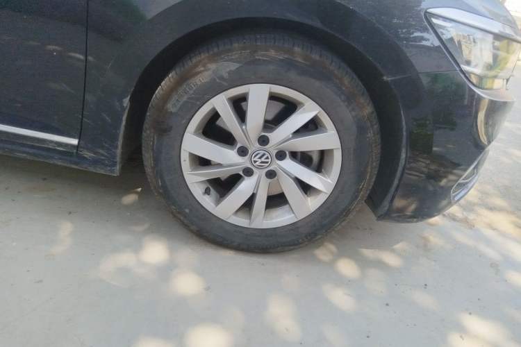 Used Volkswagen Passat 2019 280TSI Business Edition China VI Right Front Wheel Hub