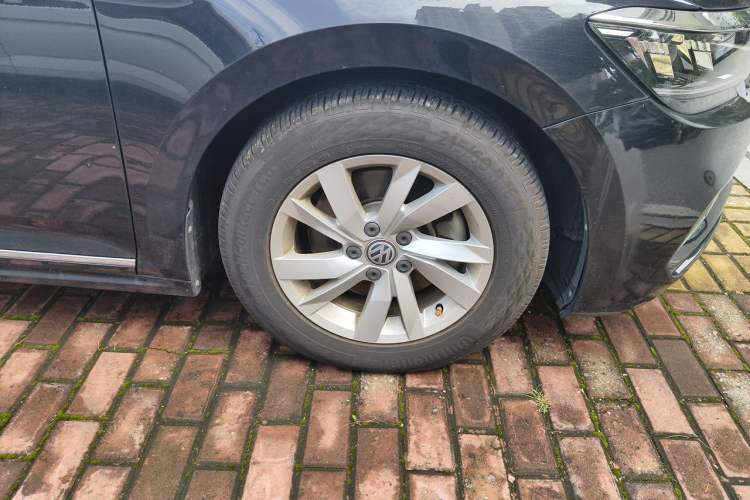 Used Volkswagen Passat 2019 280TSI Business Edition China VI Right Front Wheel Hub