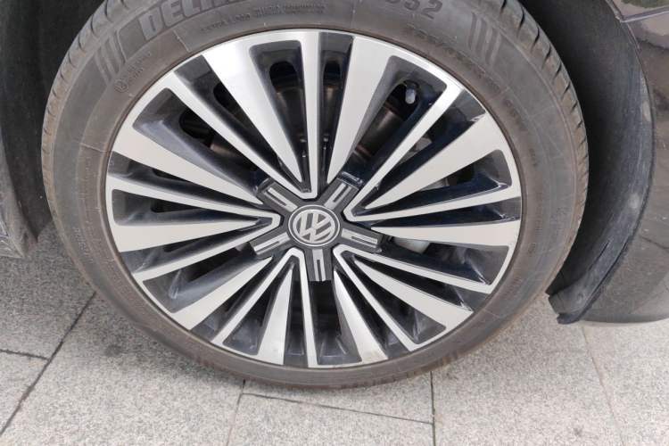 Used Volkswagen Passat 2019 330TSI Luxury Edition China VI Standard Right Front Wheel Hub
