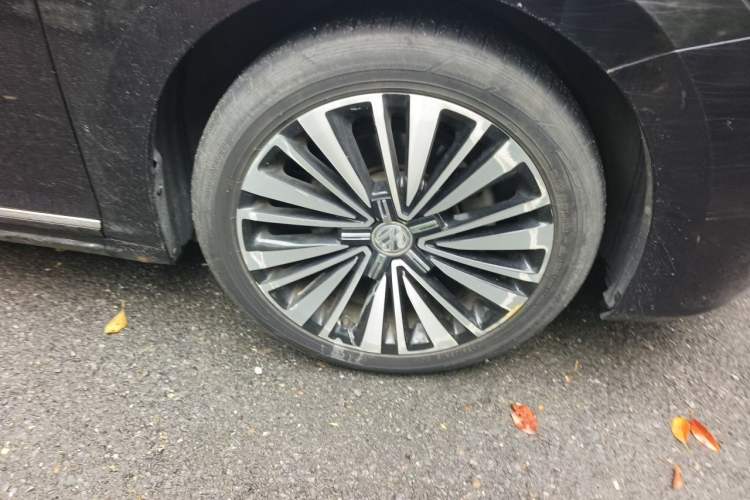 Used Volkswagen Passat 2019 330TSI Luxury Edition China VI Standard Right Front Wheel Hub