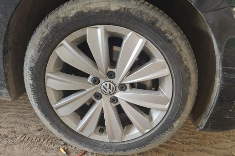 Used Volkswagen Passat 2019 330TSI Elite Edition China VI Right Front Wheel Hub