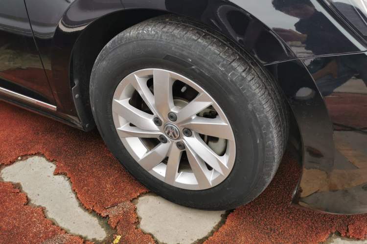 Used Volkswagen Passat 2019 280TSI Business Edition China VI Right Front Wheel Hub