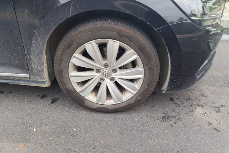 Used Volkswagen Passat 2019 330TSI Elite Edition China VI Right Front Wheel Hub