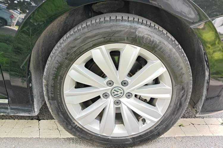 Used Volkswagen Passat 2019 330TSI Elite Edition China VI Right Front Wheel Hub