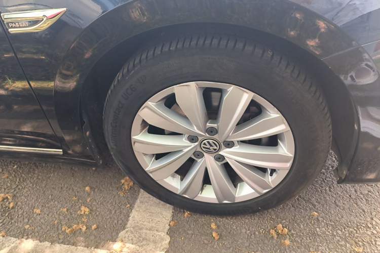 Used Volkswagen Passat 2019 330TSI Elite Edition China VI Right Front Wheel Hub