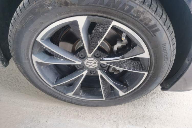 Used Volkswagen Passat 2019 330TSI Elite Edition China VI Right Front Wheel Hub