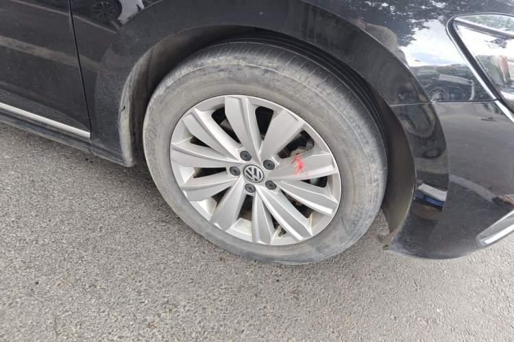 Used Volkswagen Passat 2019 330TSI Elite Edition China VI Right Front Wheel Hub