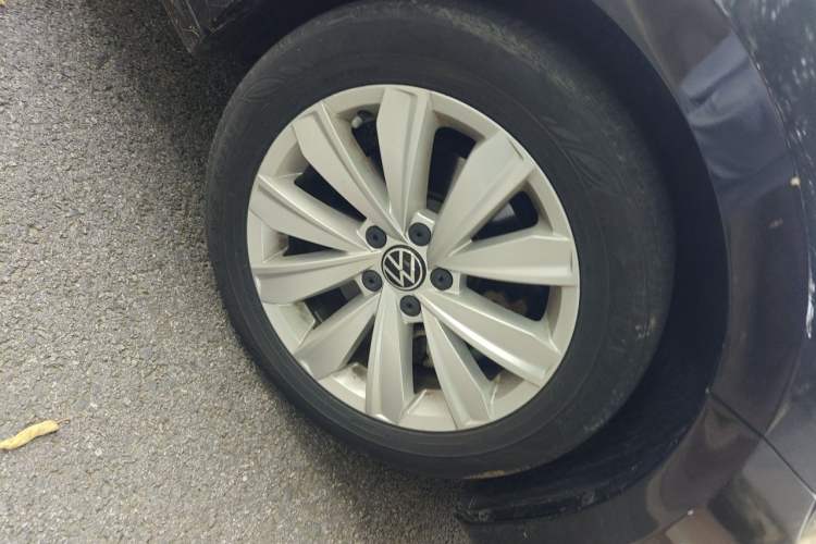 Used Volkswagen Passat 2019 280TSI Business Edition China VI Right Front Wheel Hub