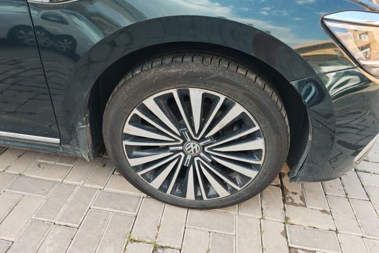 Used Volkswagen Passat 2019 330TSI Luxury Edition China VI Standard Right Front Wheel Hub