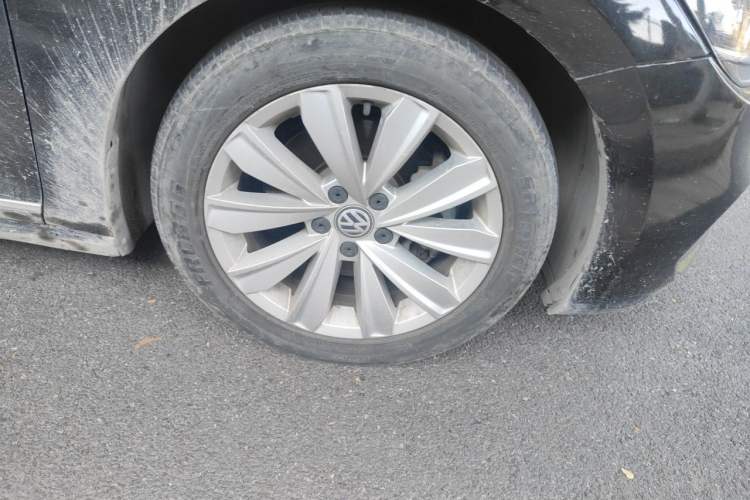 Used Volkswagen Passat 2019 330TSI Elite Edition China V Standard Right Front Wheel Hub