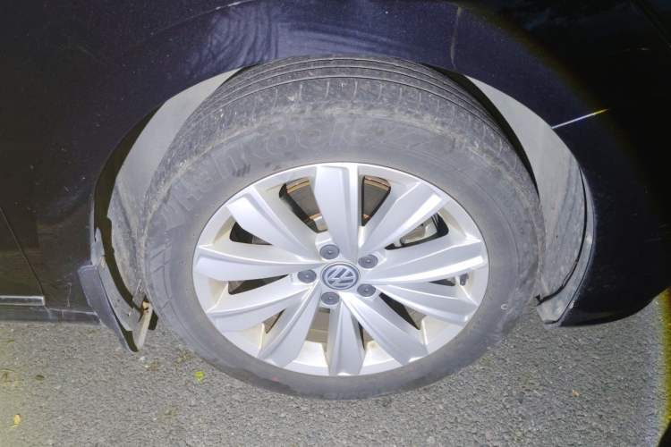 Used Volkswagen Passat 2019 330TSI Elite Edition China VI Right Front Wheel Hub